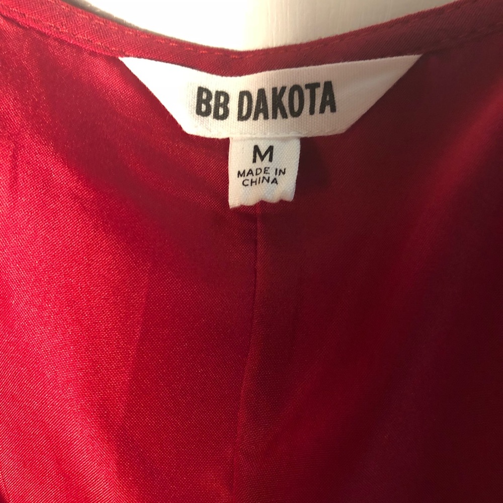 Red Top - Picture 3 of 5